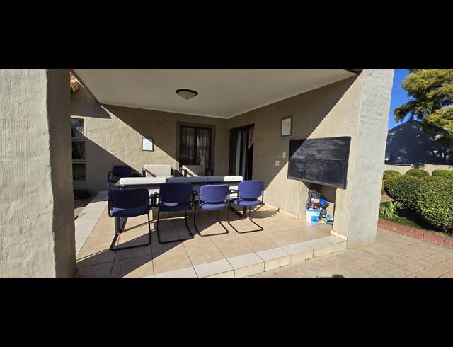 4 BEDROOM HOUSE FOR SALE IN ROOIHUISKRAAL NORTH